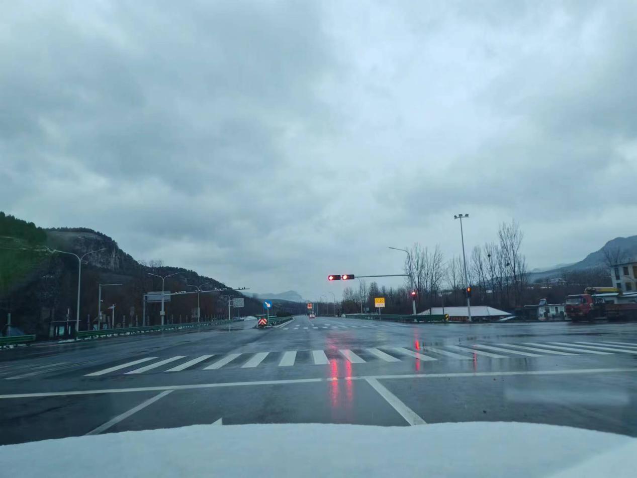 S103濟棗線市中紅符路口南至濟南泰安界段旅游公路項目信號燈、電警、監(jiān)控施工